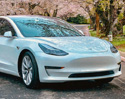 รถ Tesla มือสองในสหรัฐฯ ราคาตกฮวบกว่า 600,000 บาทในรอบ 6 เดือน กูรูชี้เป็นเพราะ Tesla ลดราคารถใหม่